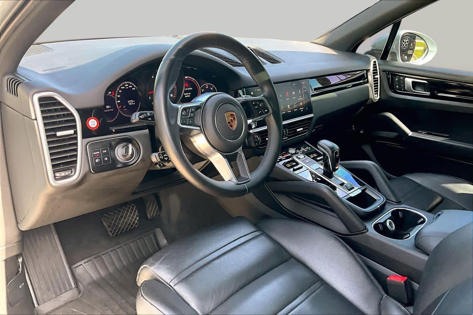 Used 2023  Porsche  image 18