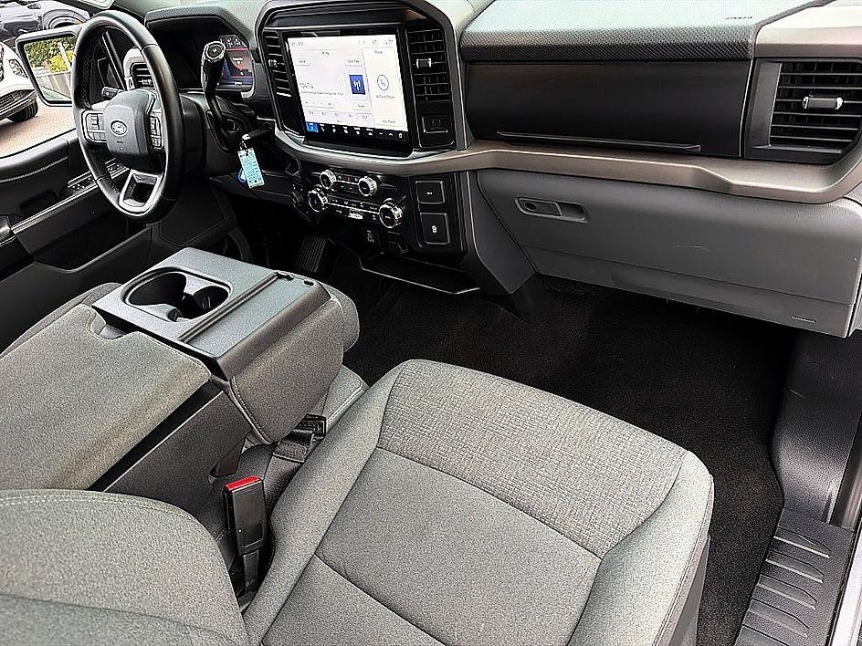 Used 2025 Silver Metallic Ford XLT image 25