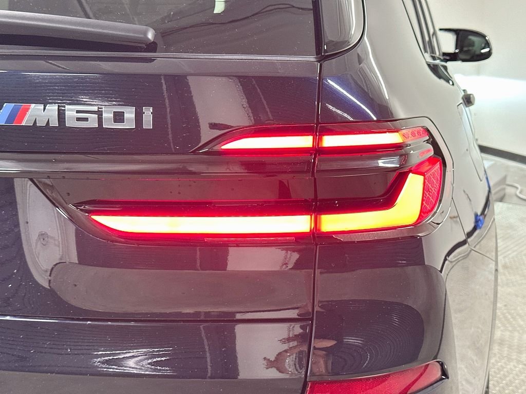 Used 2026 Black BMW M60i image 34
