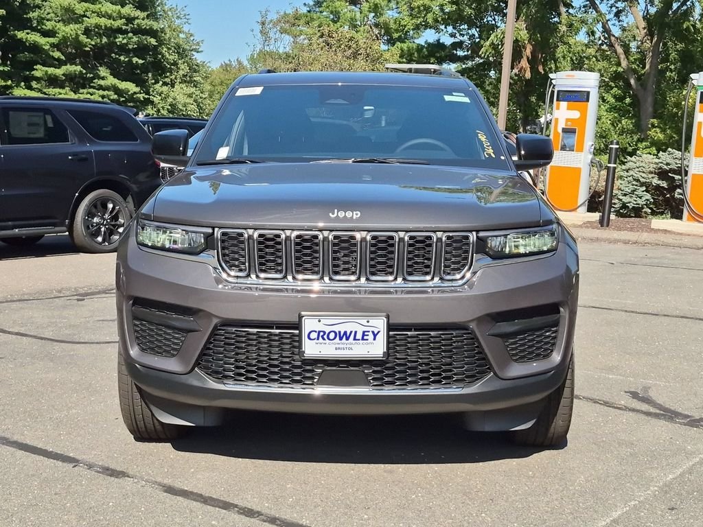 New 2026 Baltic Gray Metallic Clear-Coat Exterior Paint Jeep Laredo image 8
