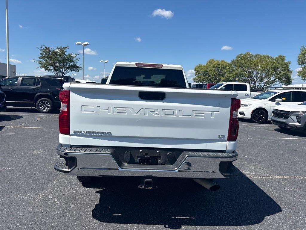 Used 2025 Summit White Chevrolet LT image 4