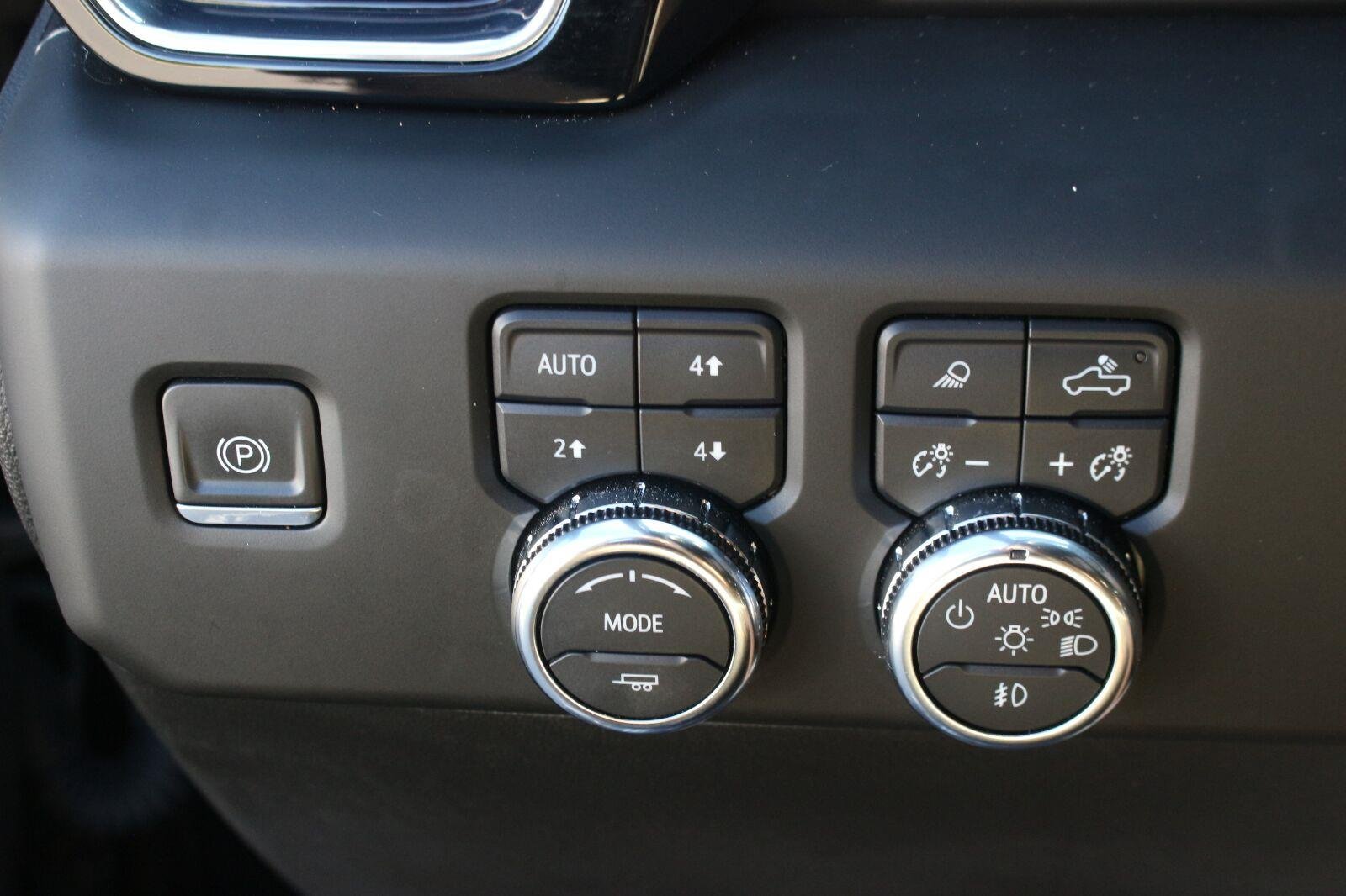 Used 2024 Onyx Black GMC Denali Ultimate image 32