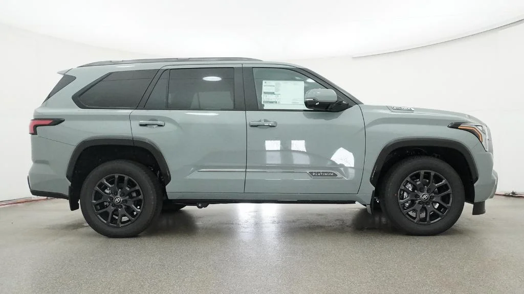 New 2026 Lunar Rock Toyota Platinum image 18
