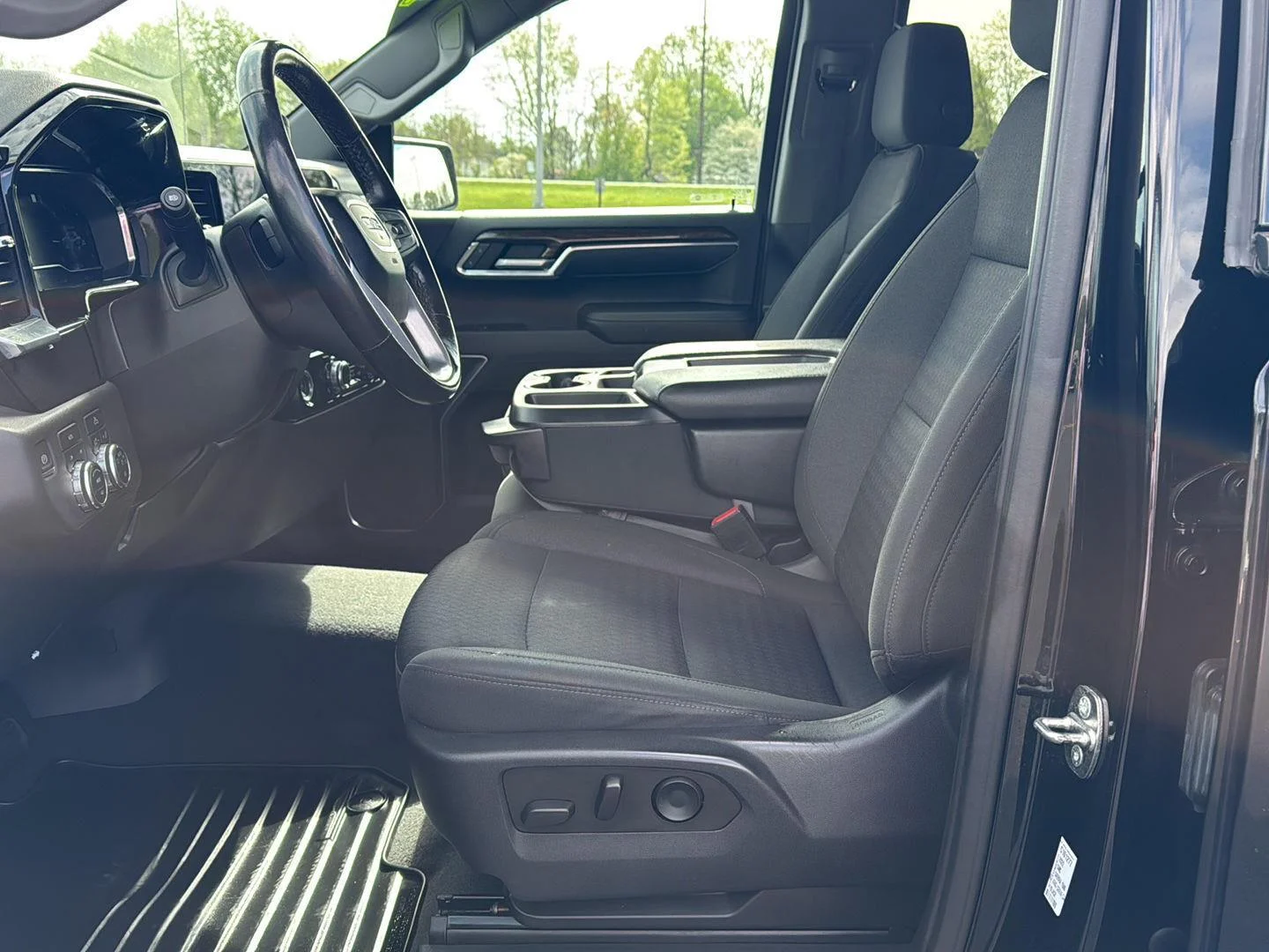 Used 2022 Onyx Black GMC Elevation image 11