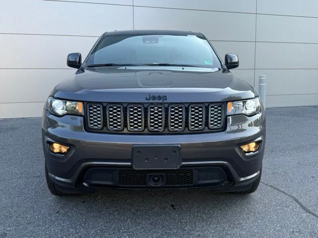 Used 2020 Granite Crystal Metallic Clearcoat Jeep Altitude image 4