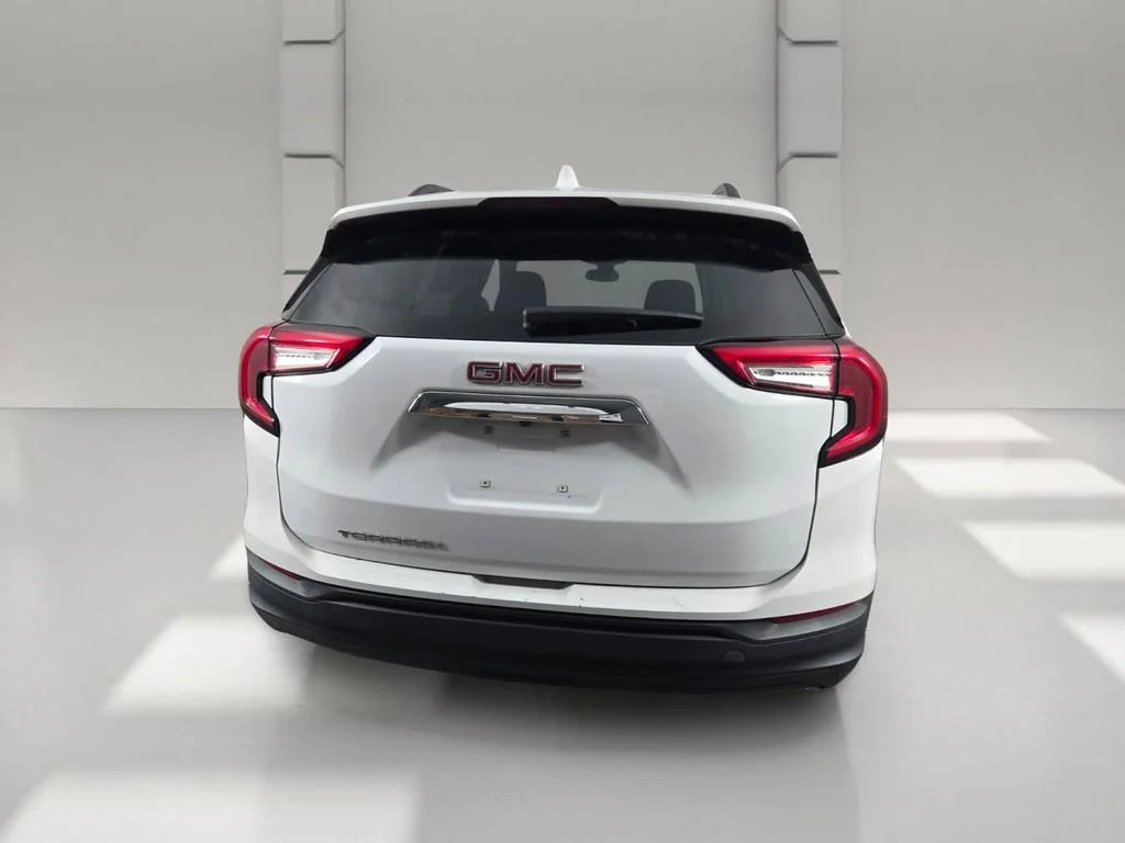 Used 2022 Summit White GMC SLE image 6