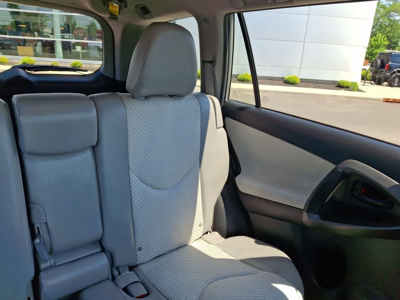 Used 2012 Classic Silver Metallic Toyota  image 14
