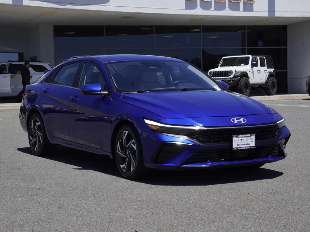 2024 Hyundai Elantra 2.0 Limited IVT's photo