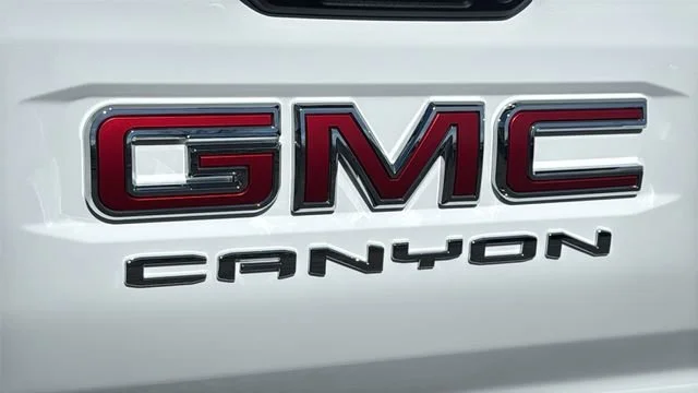 2026 GMC Canyon AT4 - Photo 28