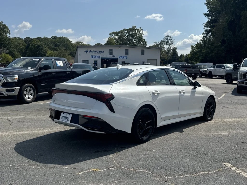 Used 2026 White Kia LXS image 7