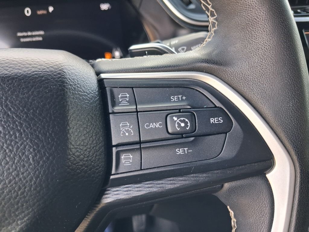 Used 2023 Red Jeep Altitude X image 25