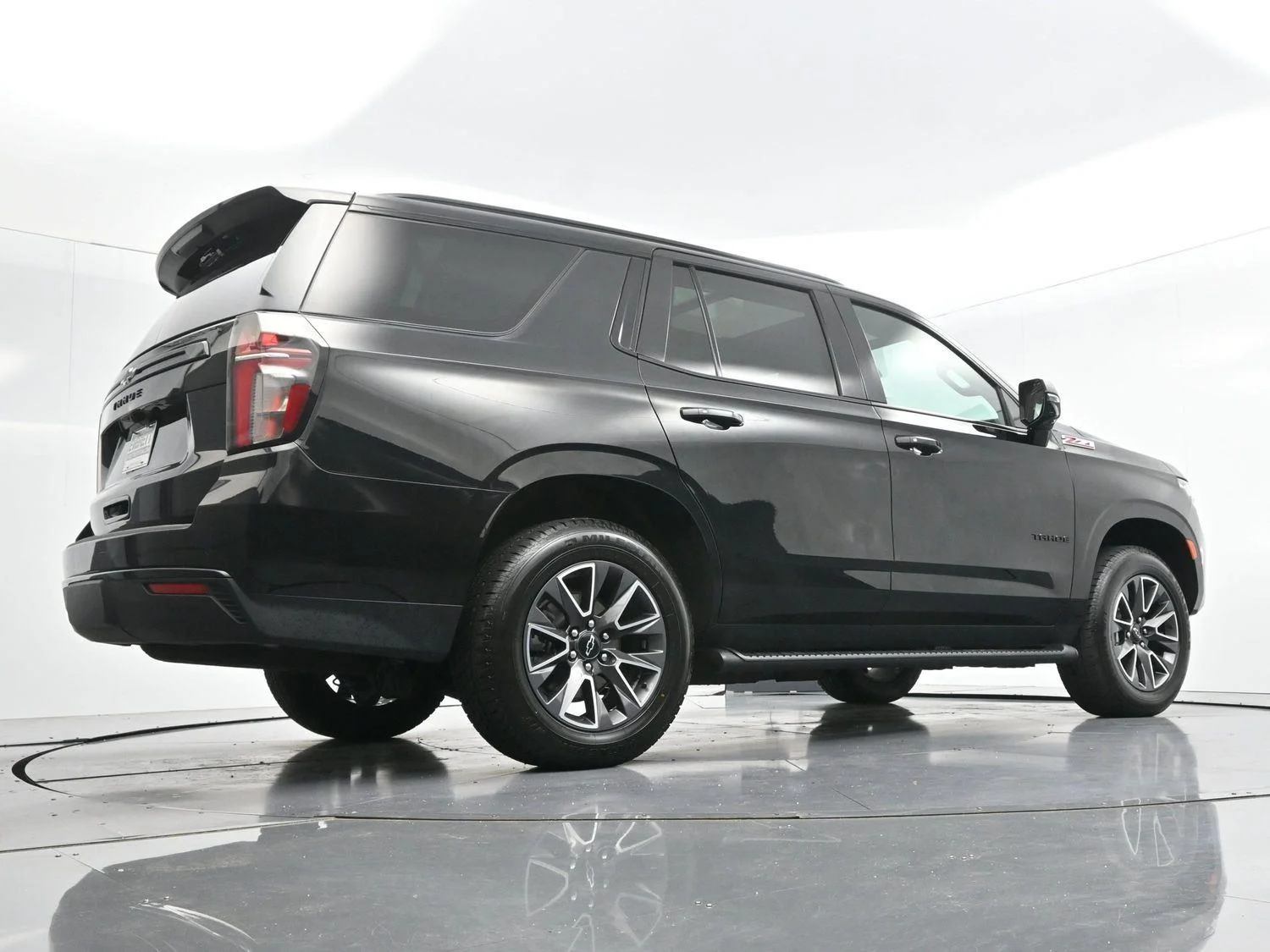 Used 2023 Black Chevrolet Z71 image 49
