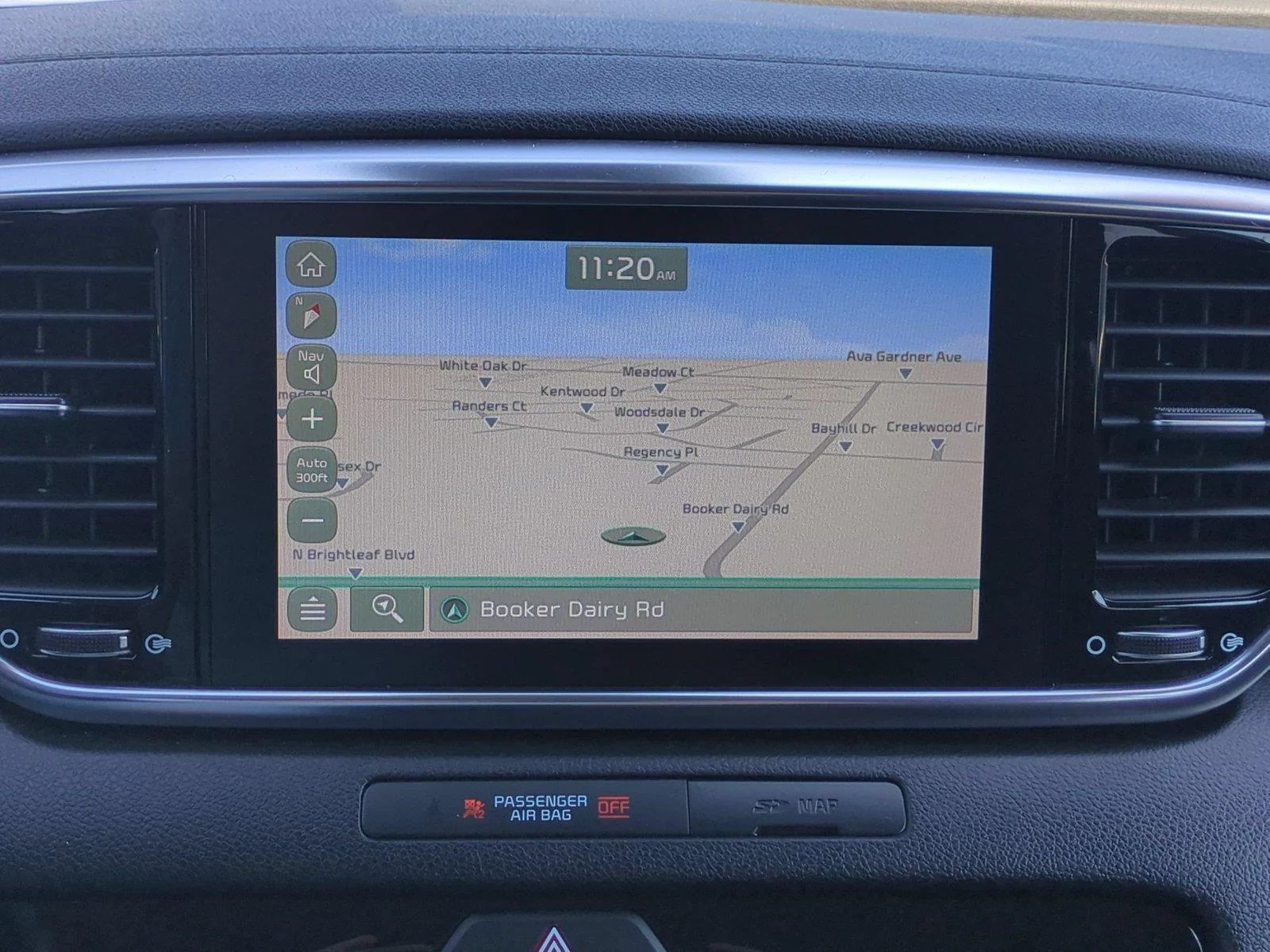 Used 2022 Snow White Pearl Kia EX image 26