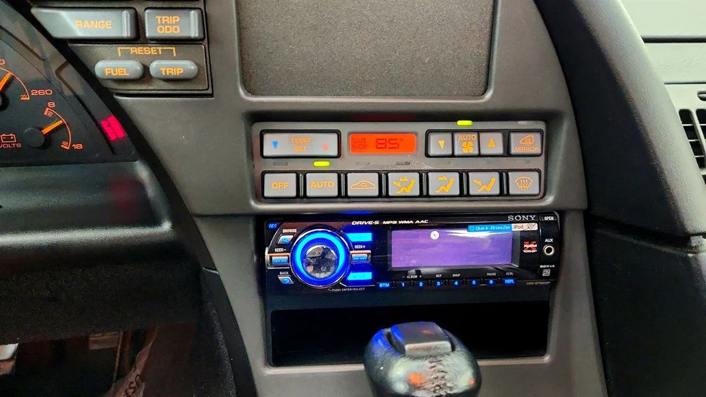 Used 1991 Black Chevrolet 2dr Convertible image 20