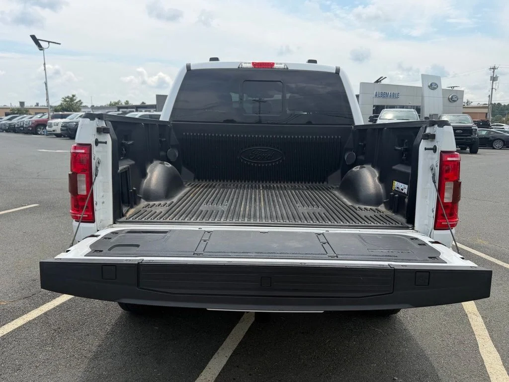 Used 2023 White Ford XLT image 5