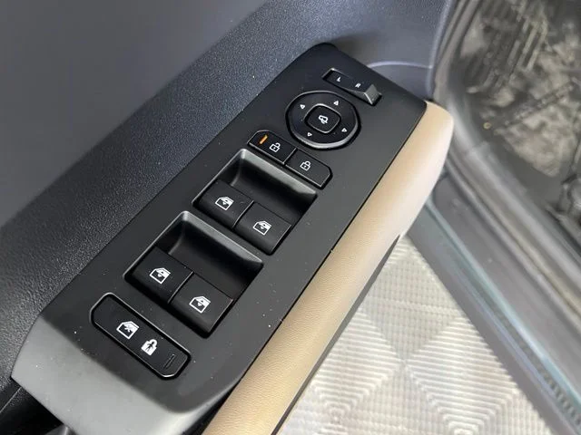 New 2027 Black Kia EX image 15