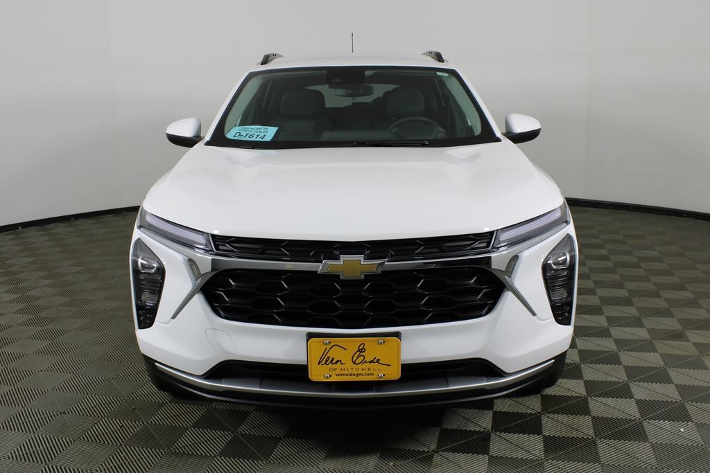 2026 Chevrolet Trax LT - Photo 2