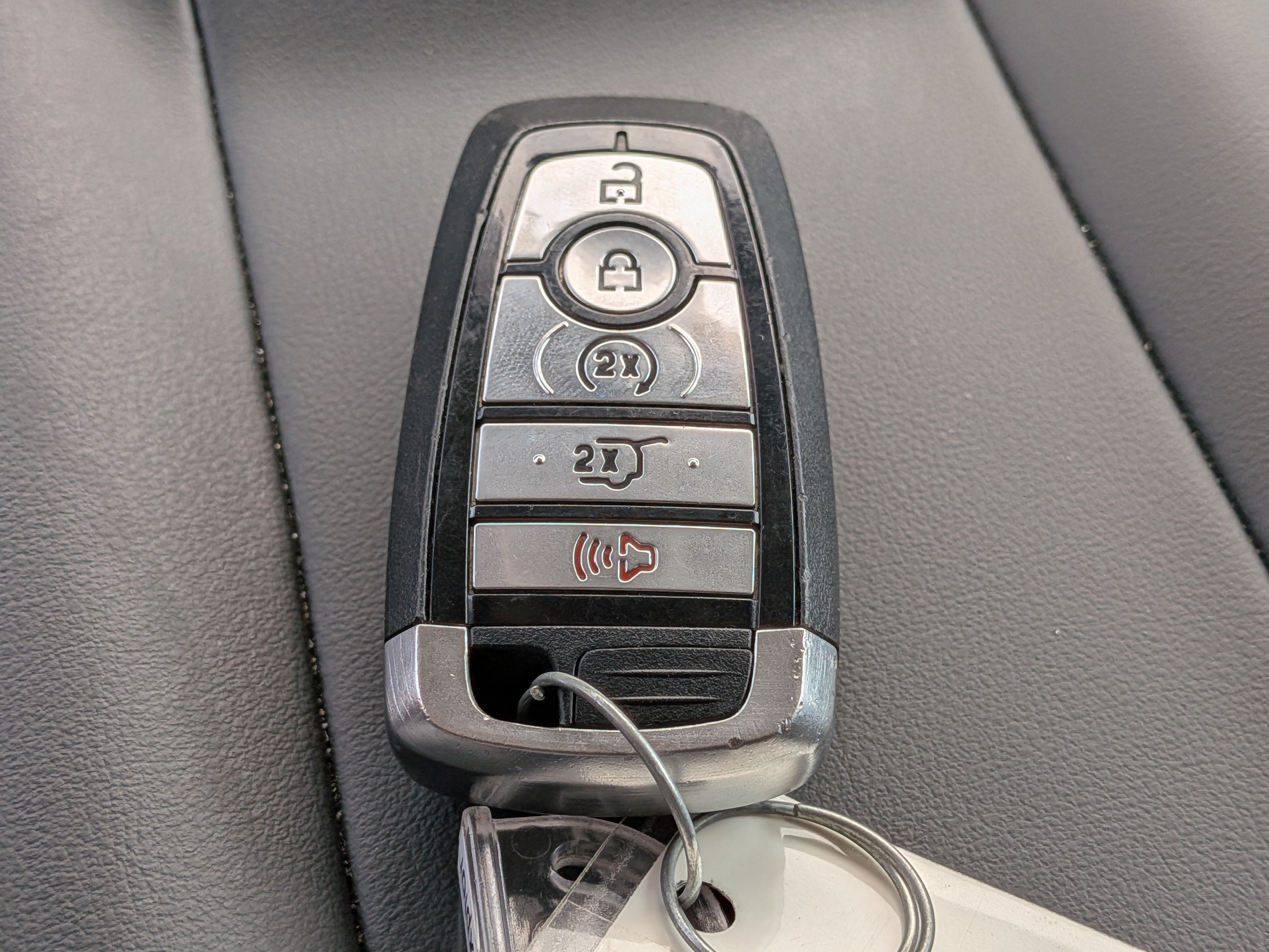 2025 Ford Expedition Active - Photo 33