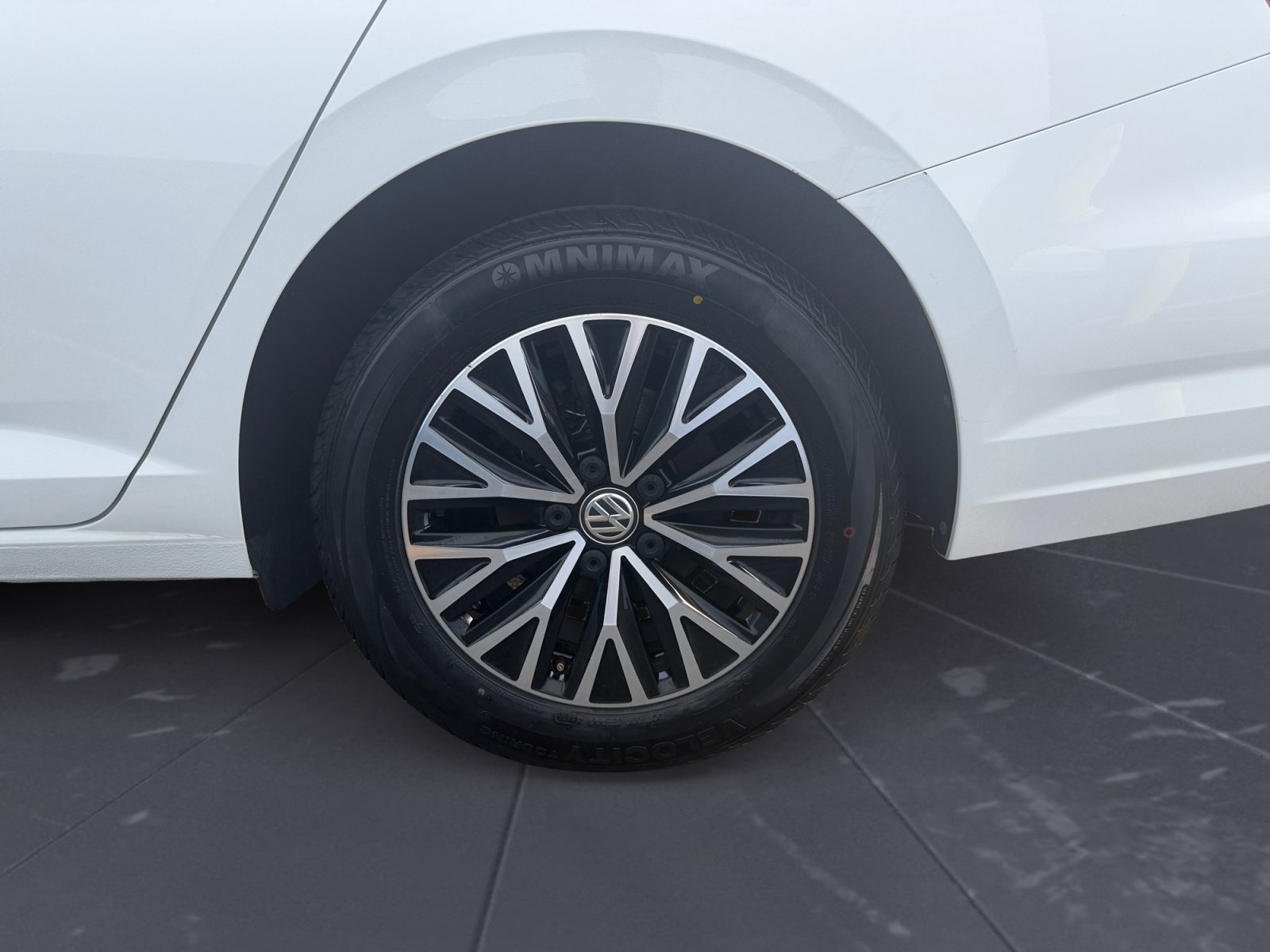 Used 2021 Pure White Volkswagen S image 44