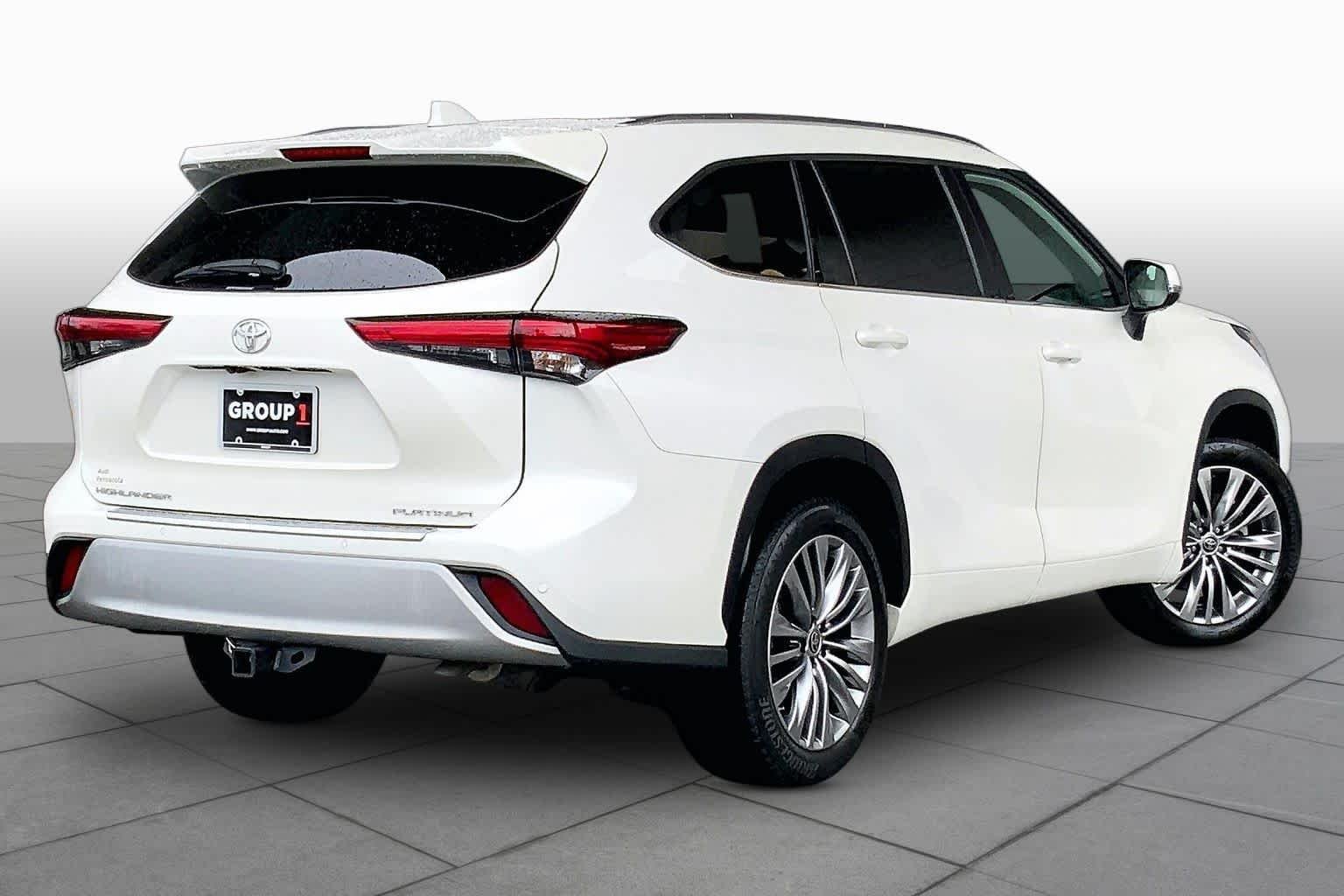 Used 2021 Blizzard Pearl Toyota Platinum image 13