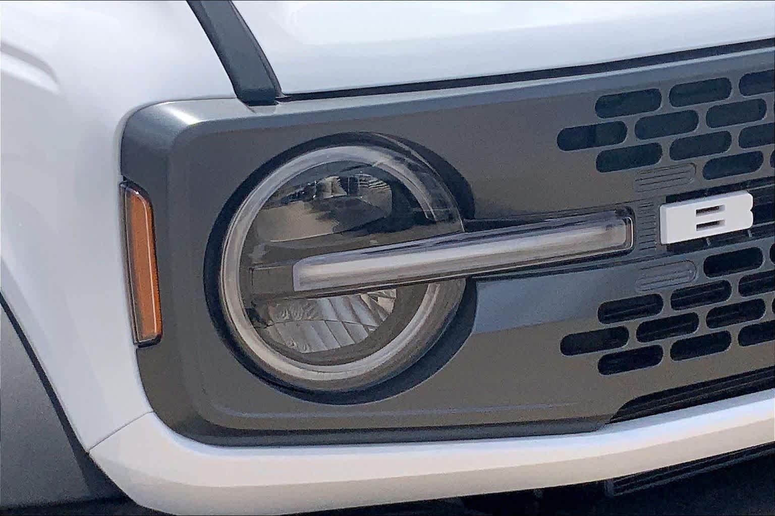 New 2026 Oxford White Ford Badlands® image 13