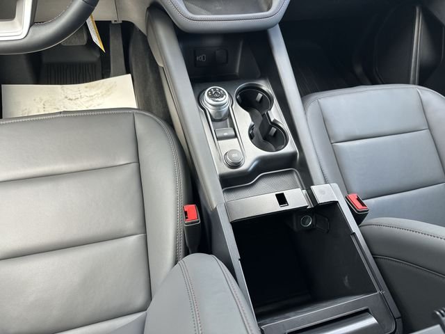 New 2026 Star White Metallic Tri-Coat Ford Active image 25