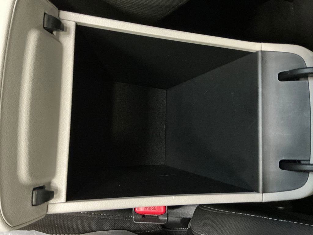 Used 2024  Hyundai SEL image 25