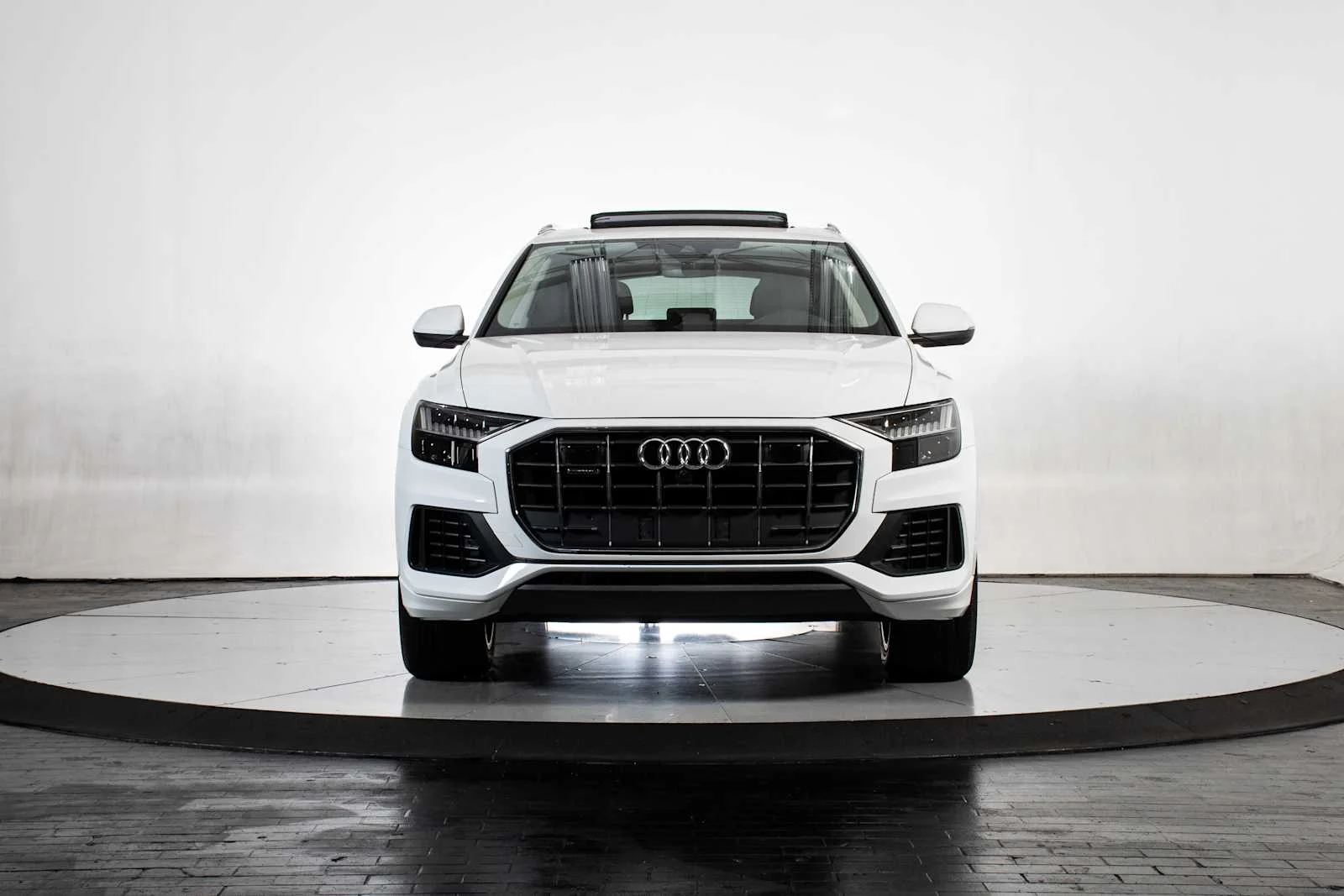 Used 2023 /WHITE Audi Premium Plus image 9