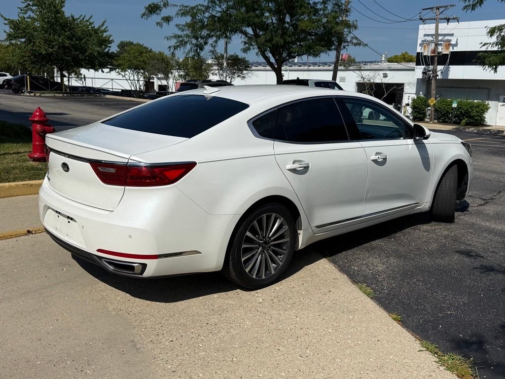 Used 2017 White Kia Premium image 7