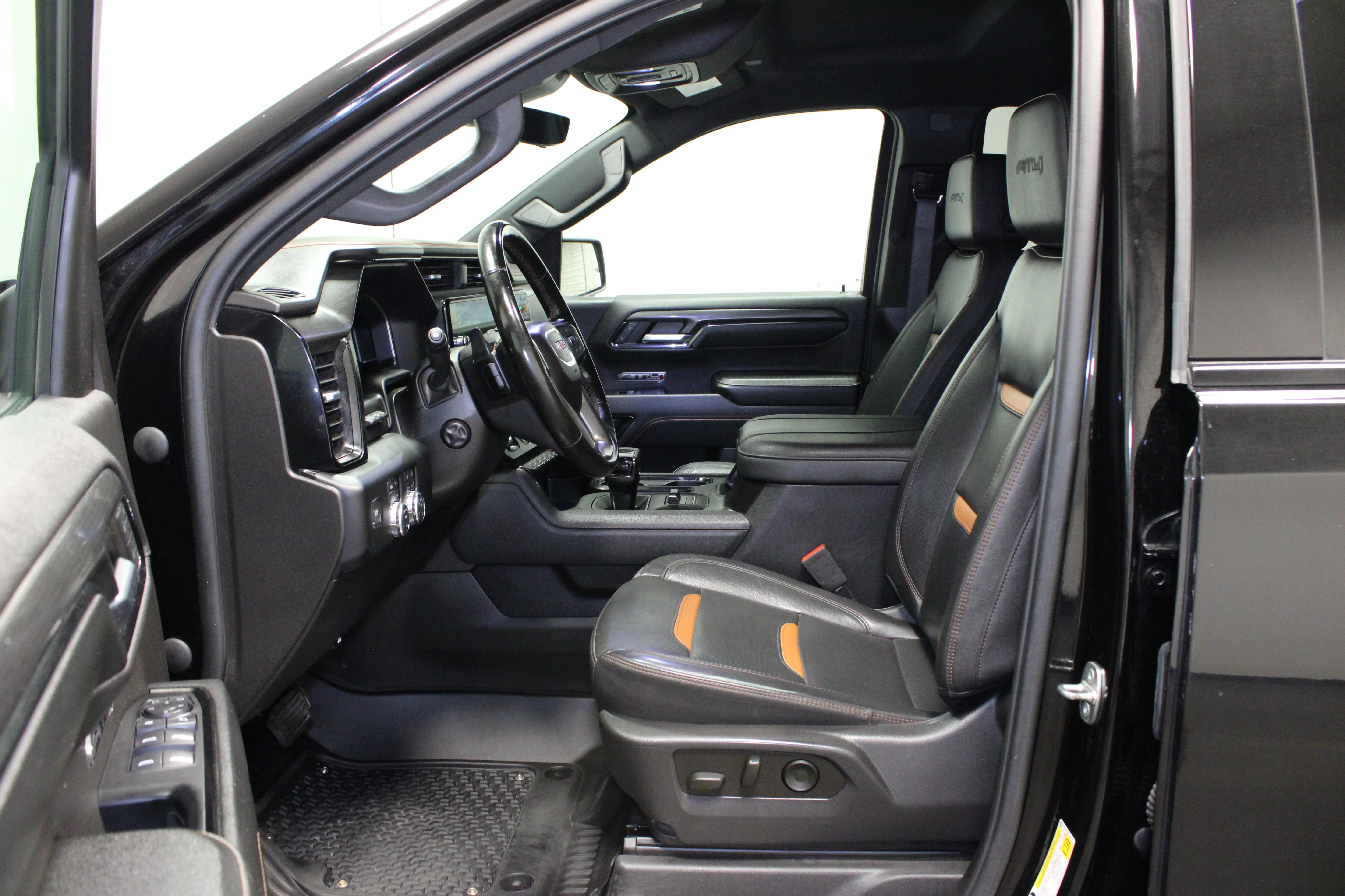 Used 2023 Onyx Black GMC AT4 image 18