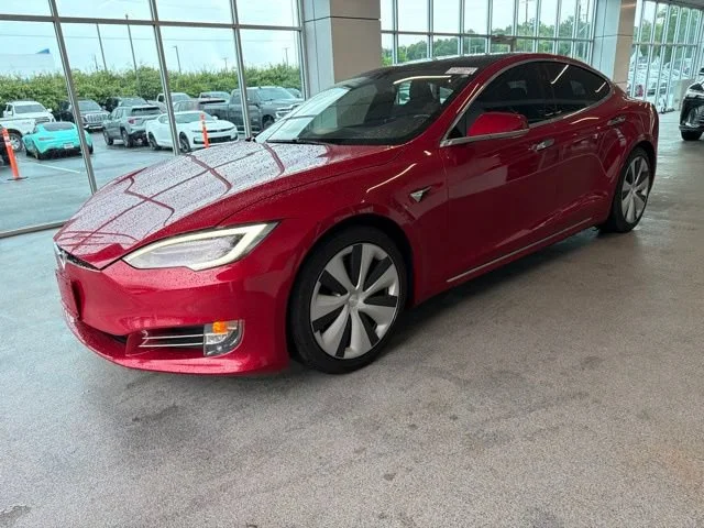 Used 2021 Red Tesla Long Range Plus image 10