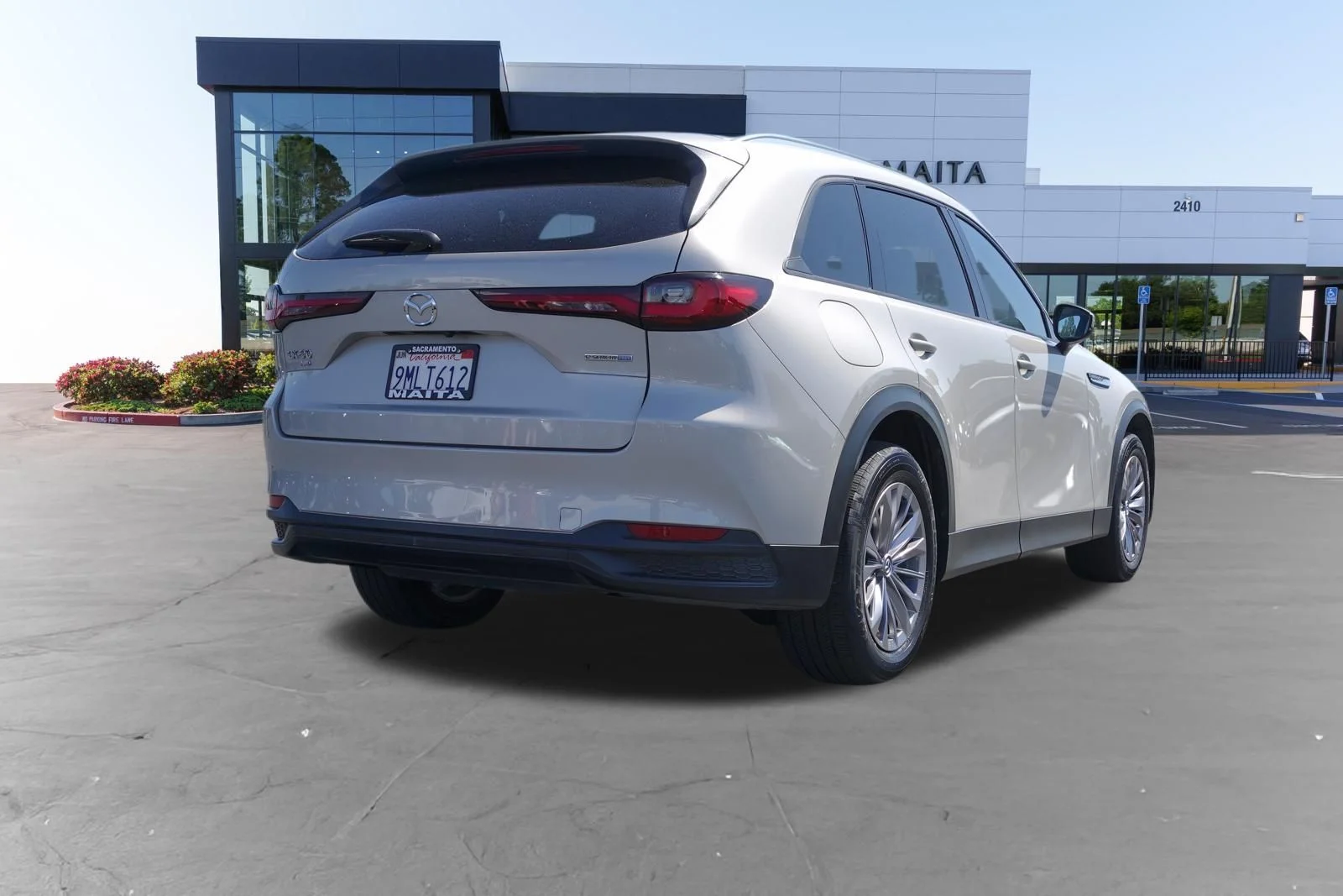 Certified Used 2024 Platinum Quartz Mazda Preferred image 4