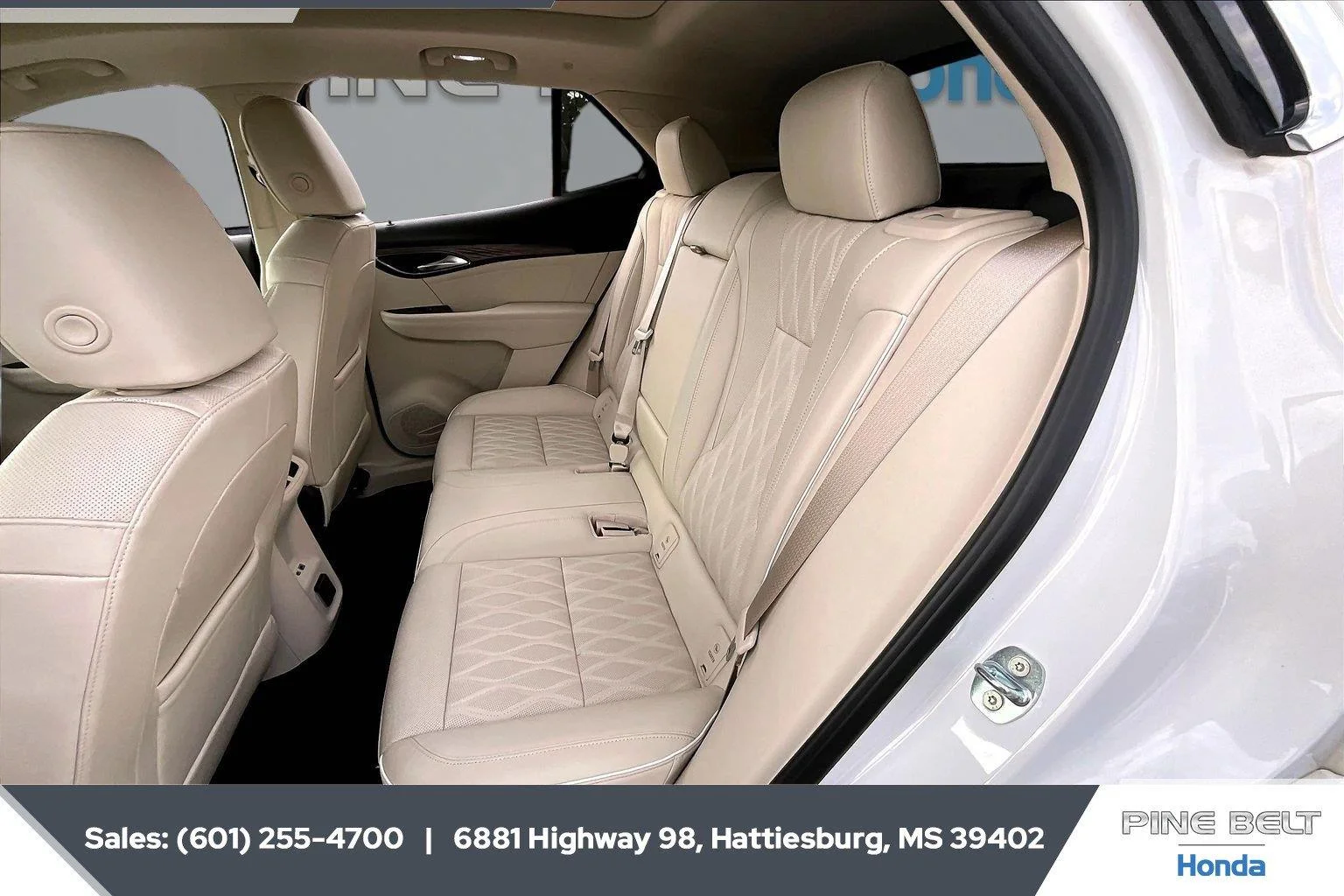 Used 2023 White Frost Tricoat Buick Avenir image 19