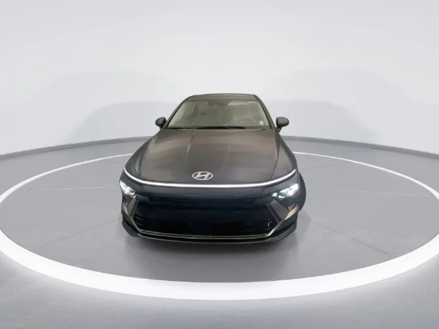 Used 2026 Gray Hyundai SEL Sport image 9