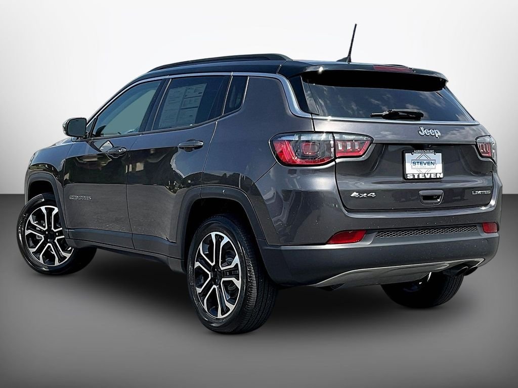 Used 2022 Gray Jeep Limited image 4