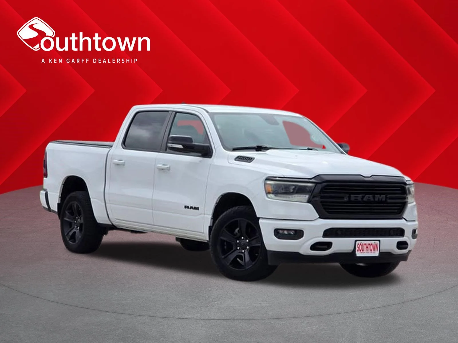 2021 RAM 1500 Big Horn/Lone Star 4x4 Crew Cab 5'7's photo