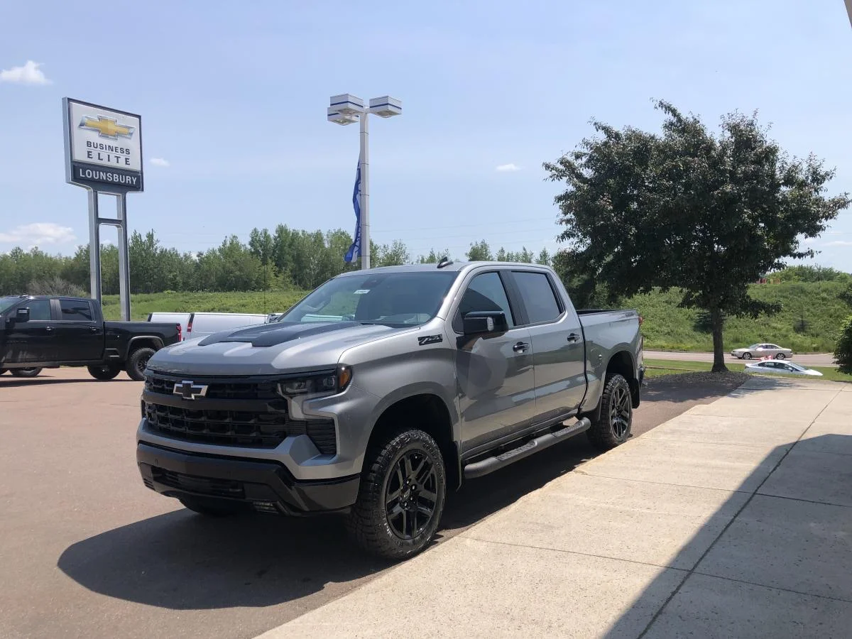 New 2026 Grey Chevrolet 4wd Crew Cab 147" Lt image 4