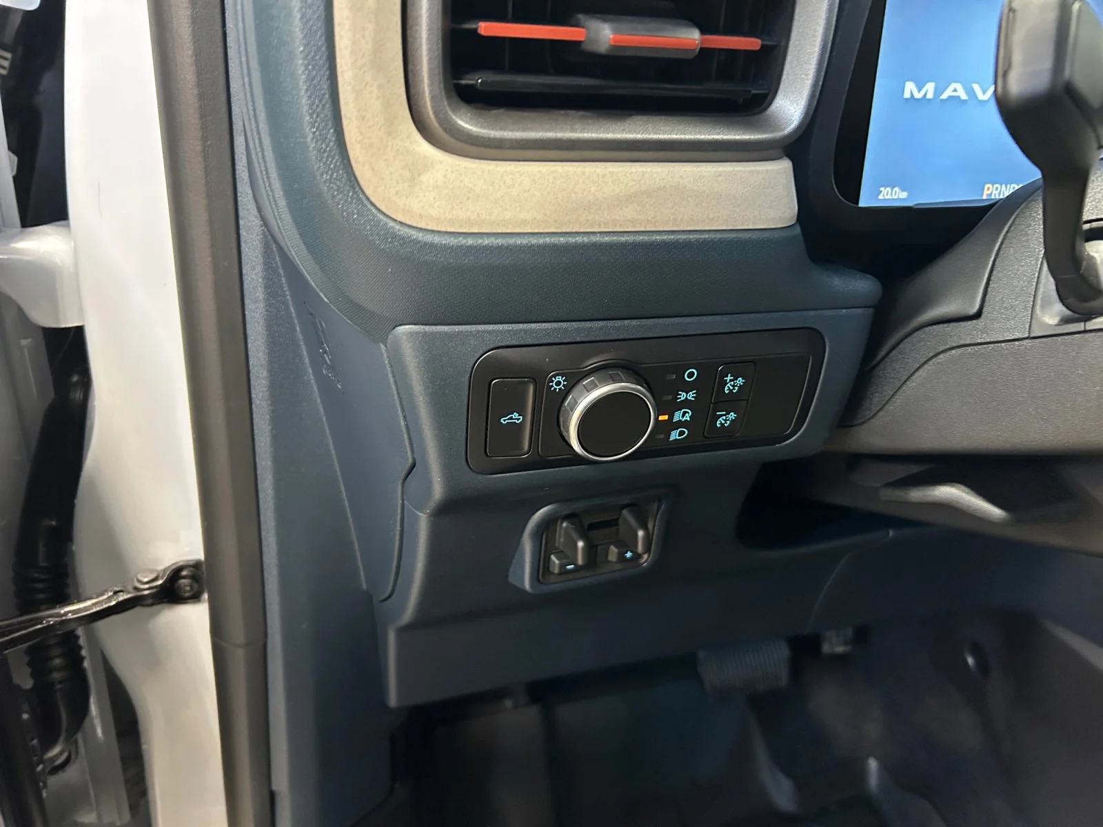 New 2026 Space White Metallic Ford Lariat image 15