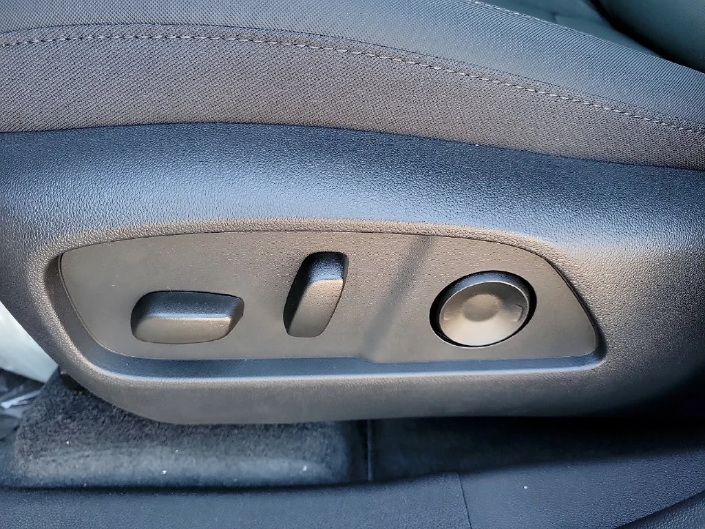2027 GMC Terrain AT4 - Photo 20