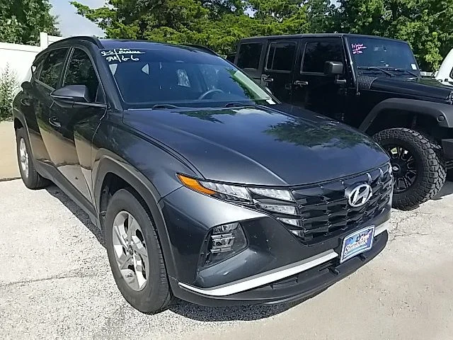 Used 2022 Gray Hyundai SEL image 4