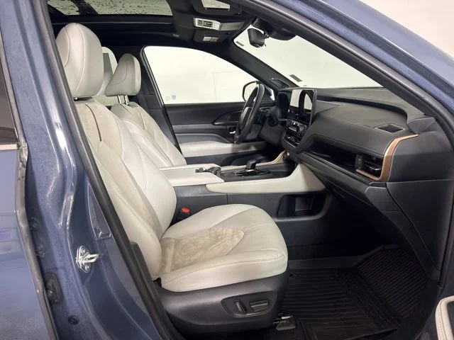 Used 2024 Cloud Toyota MAX Platinum image 4