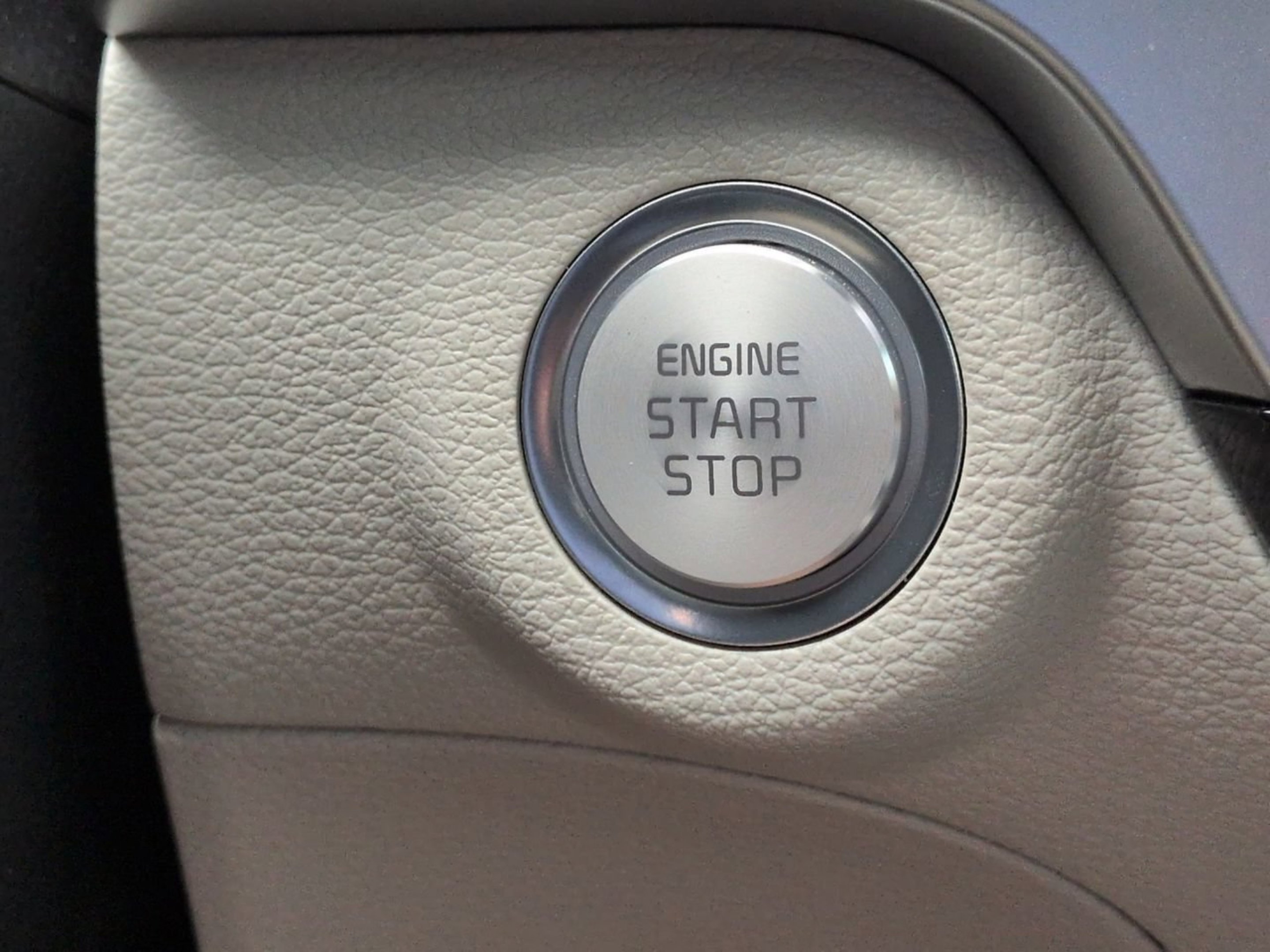 Certified Used 2025 Ebony Black Kia S image 31