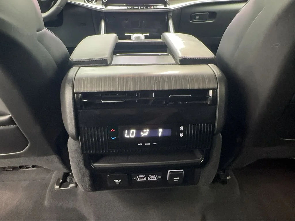 Used 2024 White Jeep Series II image 41