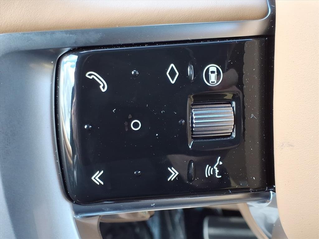 New 2026 Charente Grey LAND ROVER SE image 10
