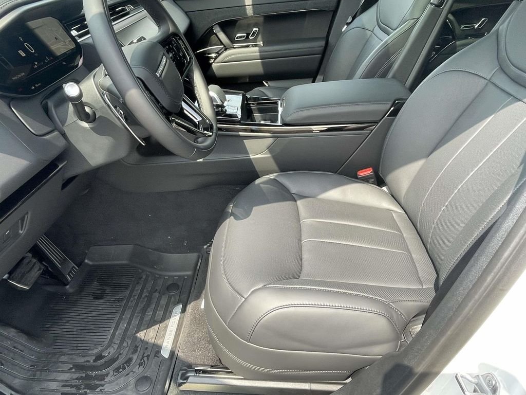 New 2026 Fuji White Land Rover Dynamic SE image 13