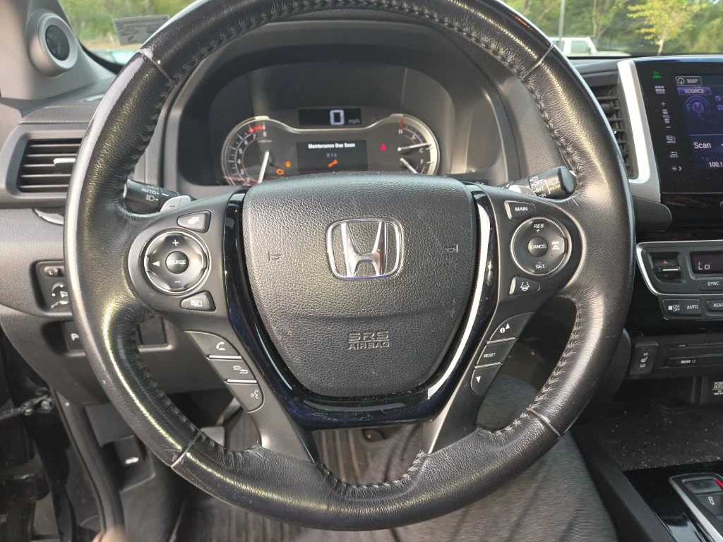 Used 2016  Honda Touring image 21