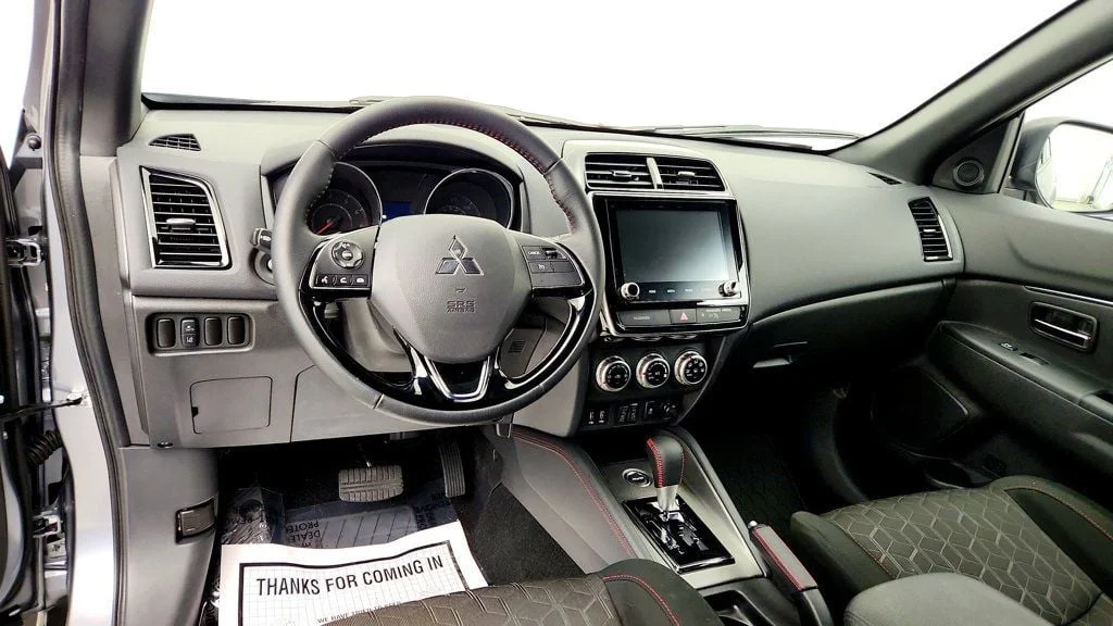 Used 2025 Alloy Silver Metallic Mitsubishi Trail Edition 2.0 AWC image 12