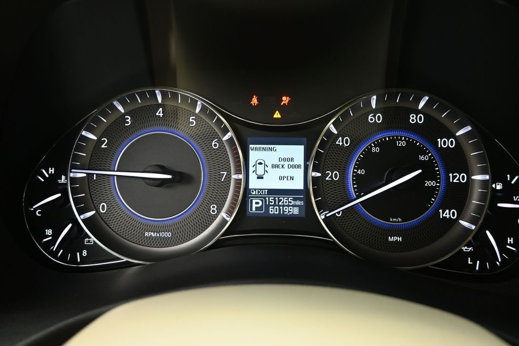 Used 2015 Gray INFINITI  image 18