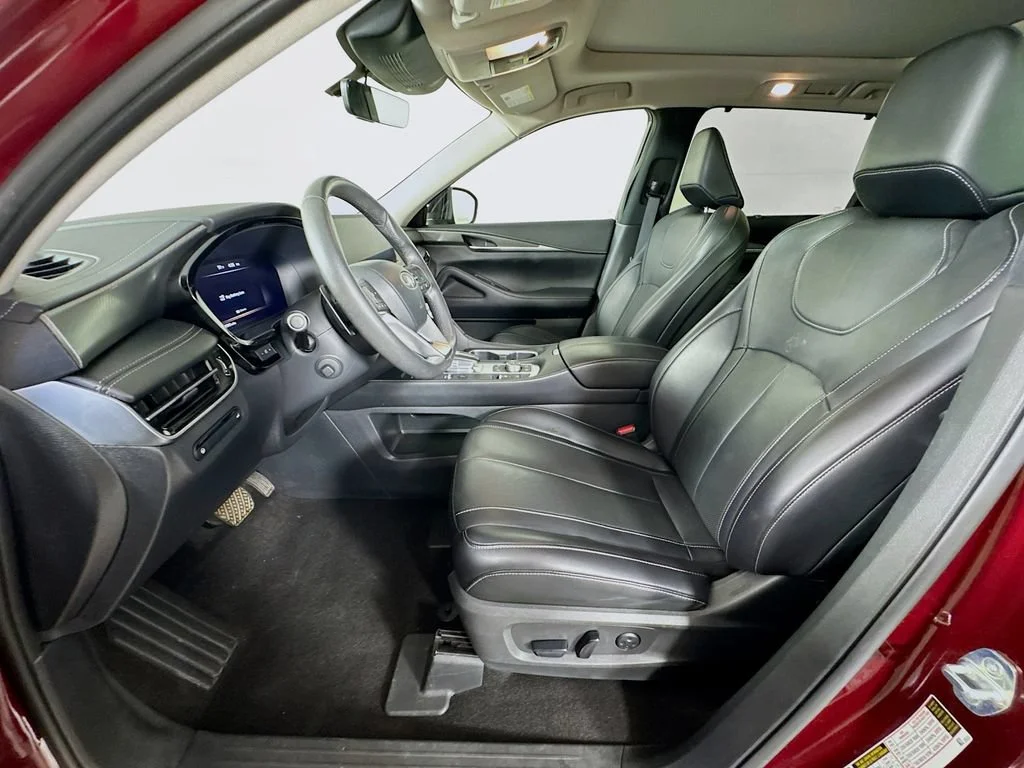 Certified Used 2023 Red INFINITI LUXE image 26