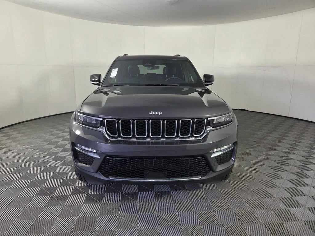 Used 2025 Baltic Gray Metallic Clearcoat Jeep Limited image 3